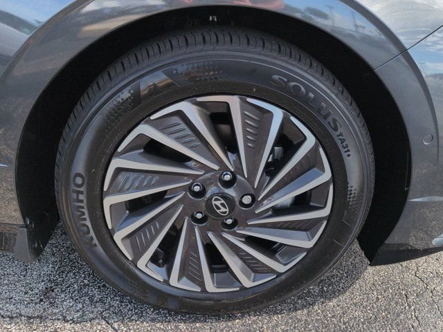 Certified 2026 Hyundai Sonata Limited FWD image 11
