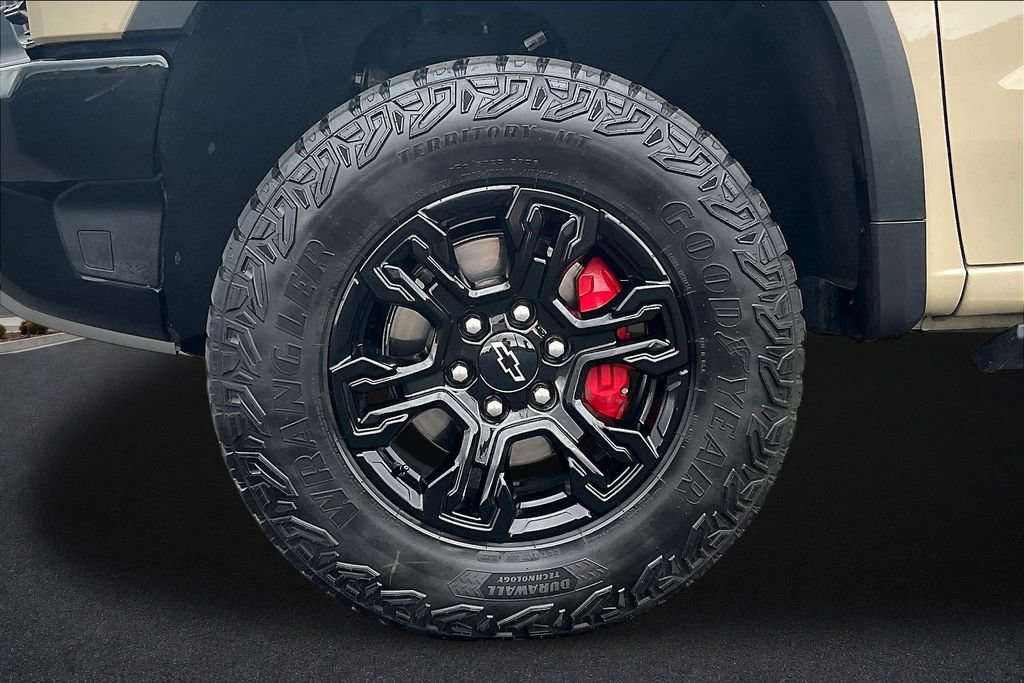 Used 2023 Chevrolet Silverado 1500 ZR2 w/ Technology Package AWD/4WD image 34