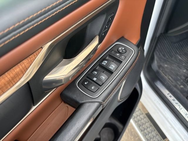 Used 2022 RAM 1500 Limited w/ Body Color Bumper Group AWD/4WD image 11