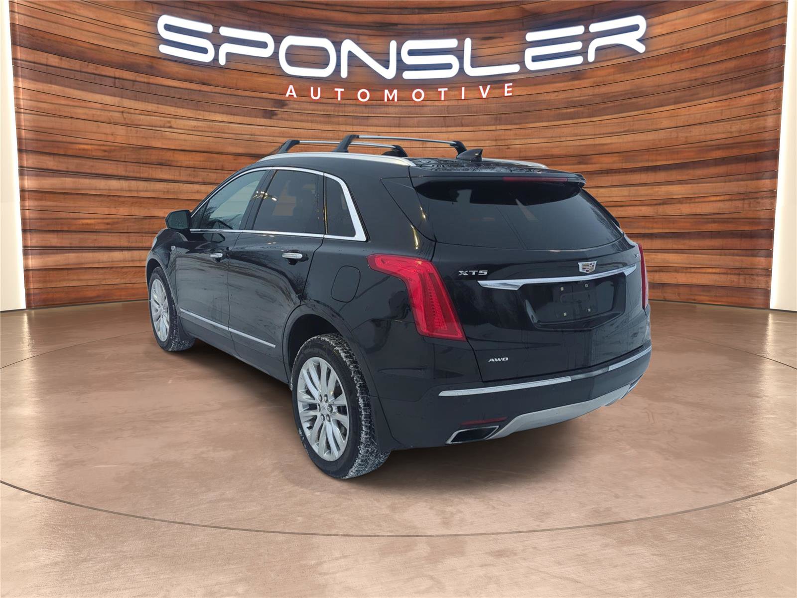 Used 2017 Cadillac XT5 Platinum image 3