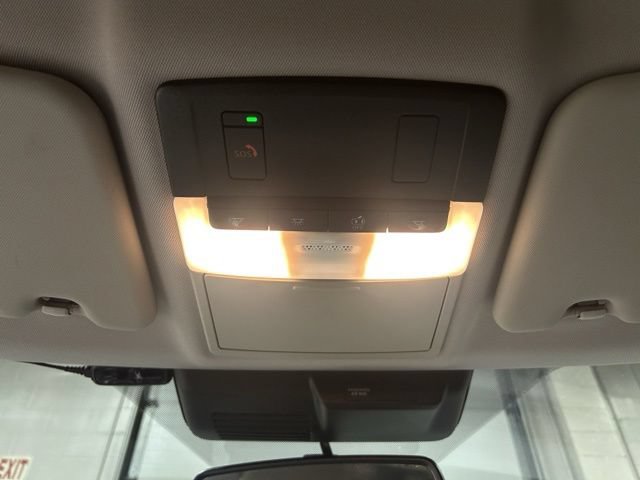 Used 2023 Mitsubishi Outlander SEL AWD/4WD image 3