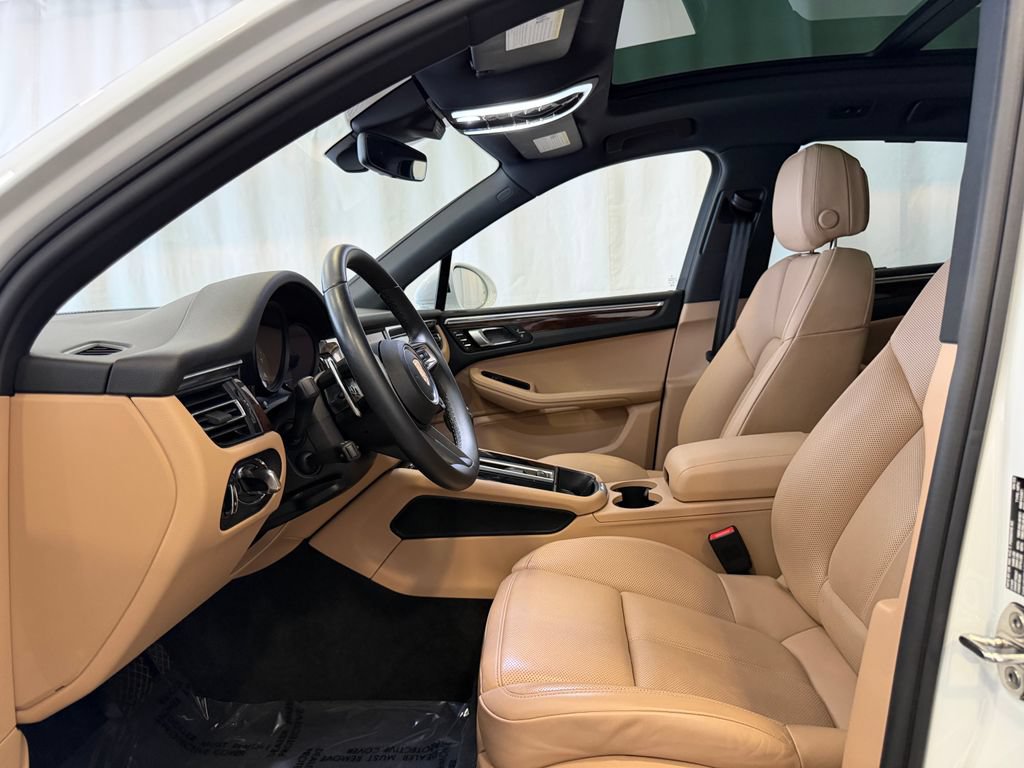 Certified 2023 Porsche Macan S AWD/4WD image 5