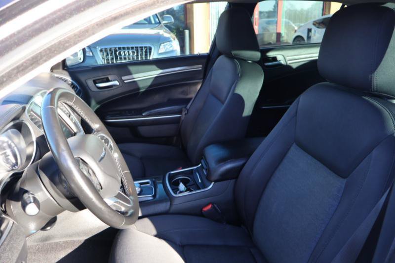 Used 2022 Chrysler 300 Touring w/ Sport Appearance Package RWD image 11