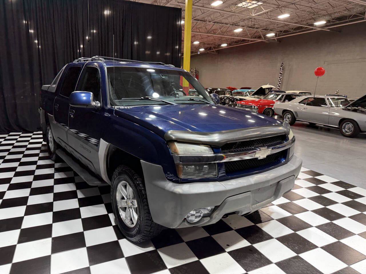 Used 2002 Chevrolet Avalanche 1500 4dr 4WD Crew Cab SB w/ Off-Road Suspension Pkg image 9