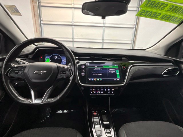 Used 2022 Chevrolet Bolt EUV LT w/ Comfort Package FWD image 4