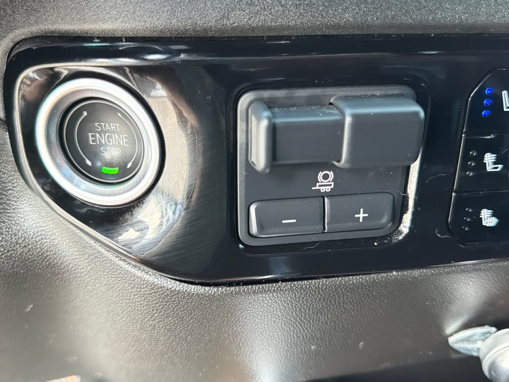 Used 2025 Chevrolet Silverado 3500 High Country w/ High Country Premium Package AWD/4WD image 34