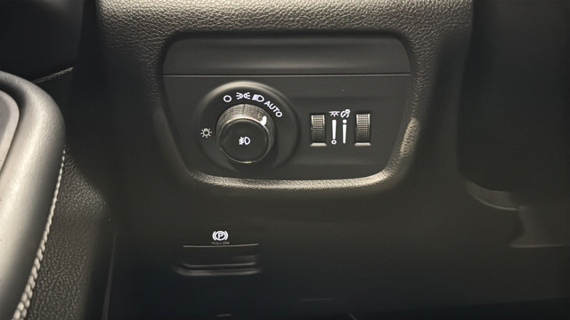 Used 2022 Jeep Grand Cherokee Limited AWD/4WD image 33
