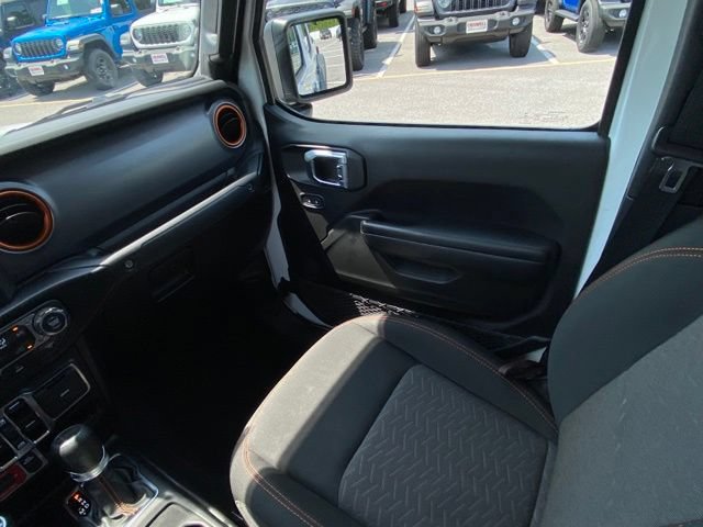 Used 2021 Jeep Gladiator Mojave AWD/4WD image 25