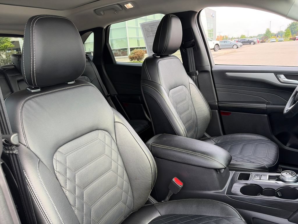 Used 2024 Ford Escape Platinum w/ Premium Technology Package AWD/4WD image 12