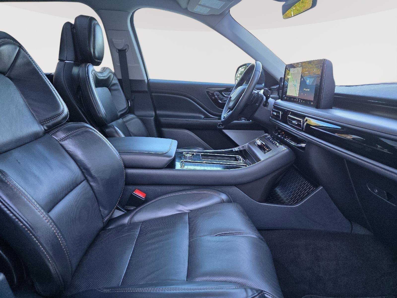 Used 2025 Lincoln Aviator Reserve w/ Equipment Group 201A image 12
