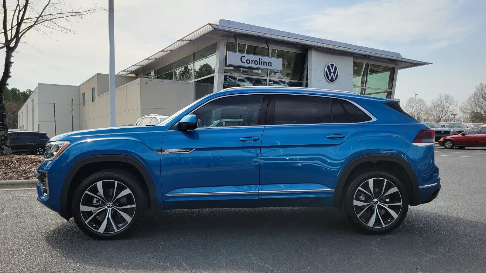 Certified 2025 Volkswagen Atlas Cross Sport SEL Premium R-Line video 2