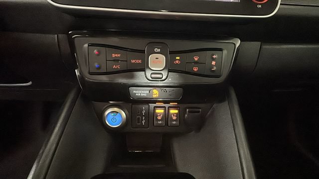 Used 2022 Nissan Leaf SV w/ SV Technology Package FWD image 22