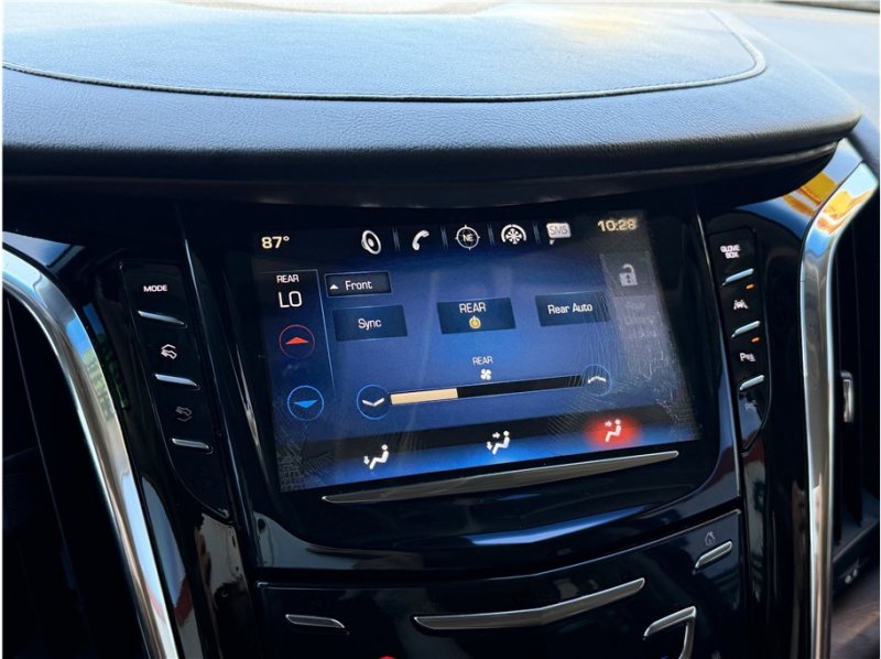 Used 2018 Cadillac Escalade Premium Luxury AWD/4WD image 54