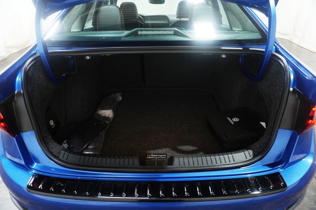 Used 2023 Volkswagen Jetta SEL image 5