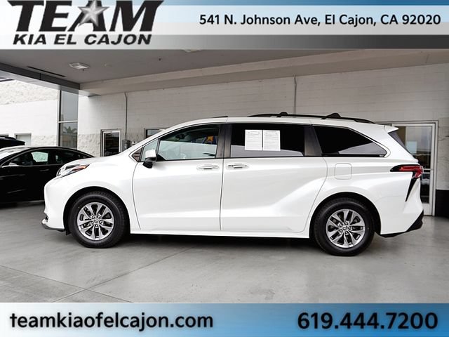 Used 2022 Toyota Sienna XLE w/ XLE Plus Package FWD image 6