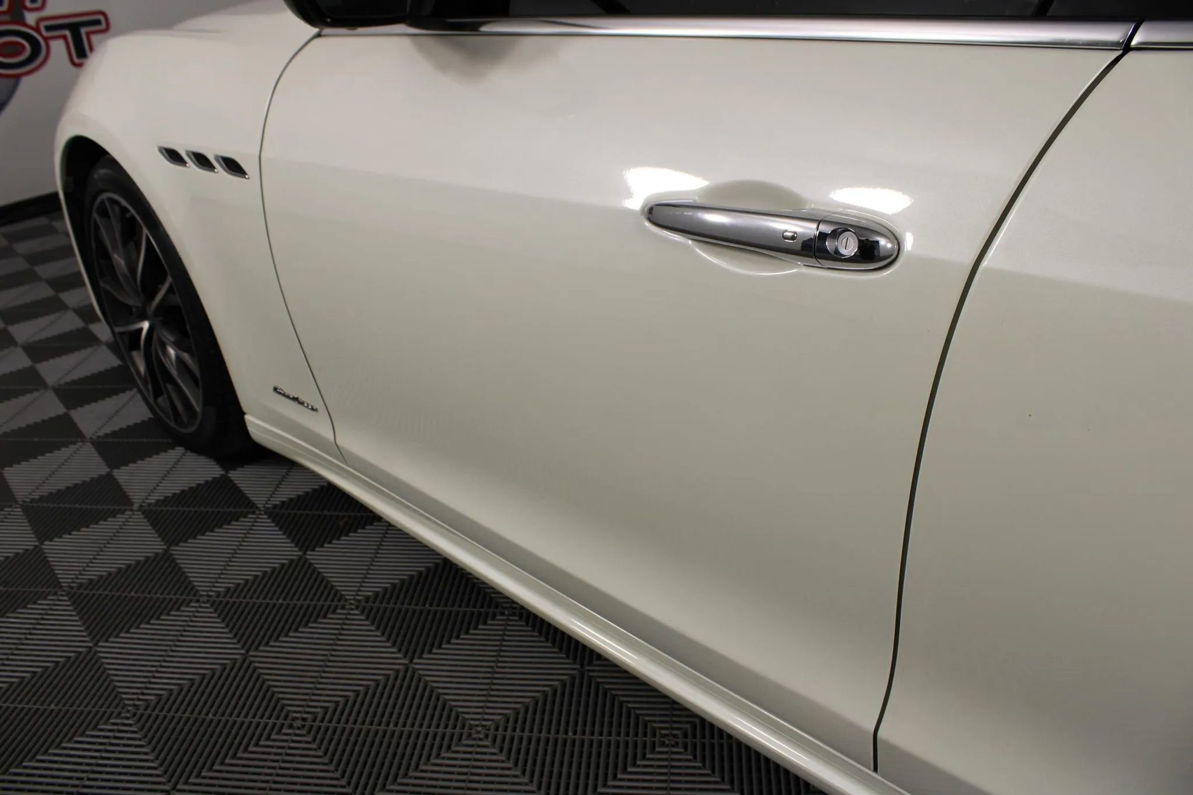 Used 2019 Maserati Ghibli S GranLusso image 29