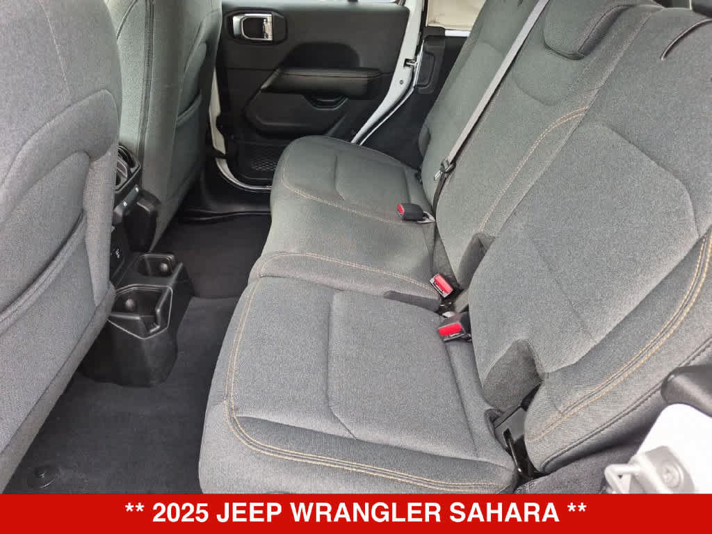 Used 2025 Jeep Wrangler Unlimited Sahara AWD/4WD image 19