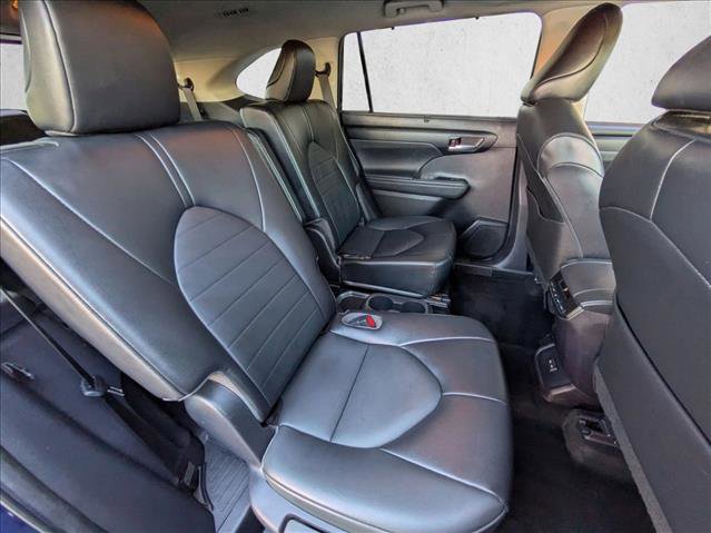 Used 2022 Toyota Highlander XLE image 20