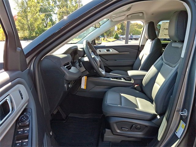 New 2025 Ford Explorer Active w/ Active Comfort Package image 5