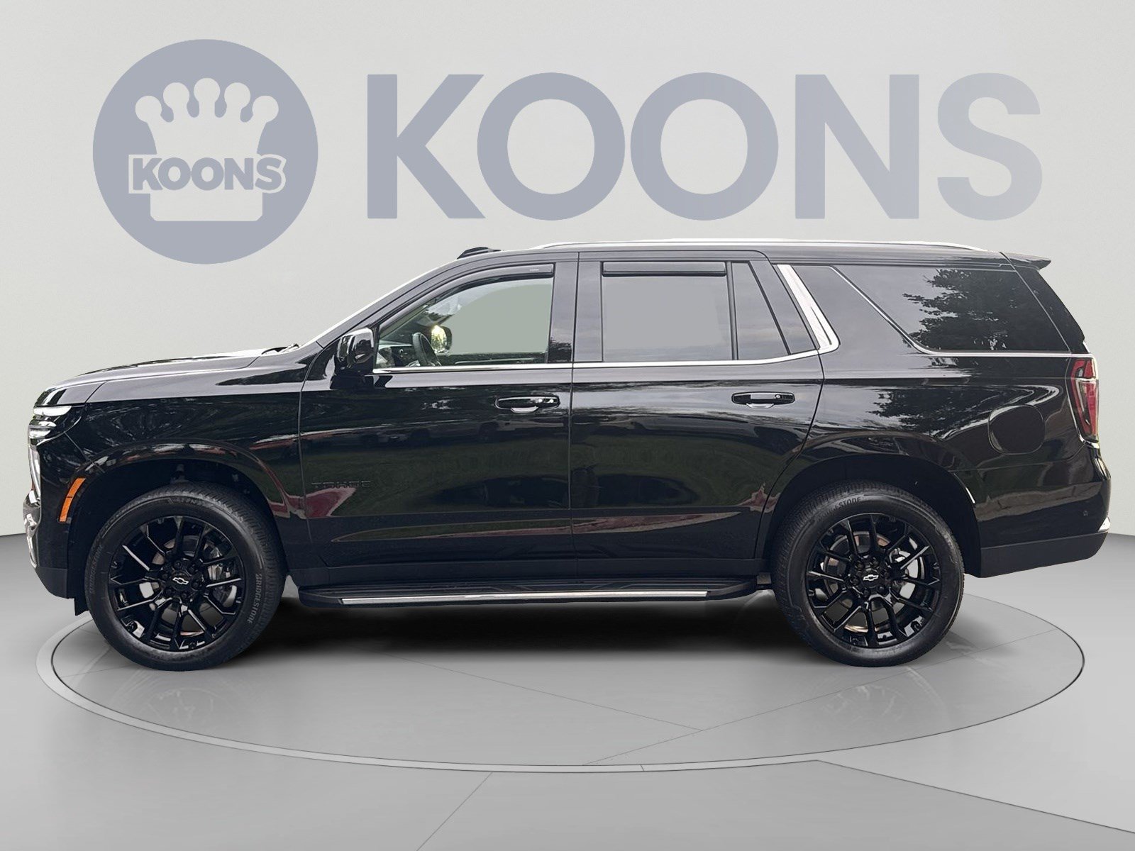 Used 2025 Chevrolet Tahoe LS AWD/4WD image 2