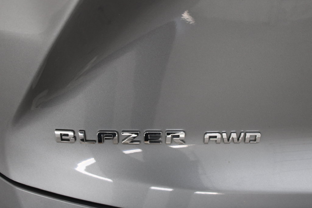 Used 2025 Chevrolet Blazer LT AWD/4WD image 21