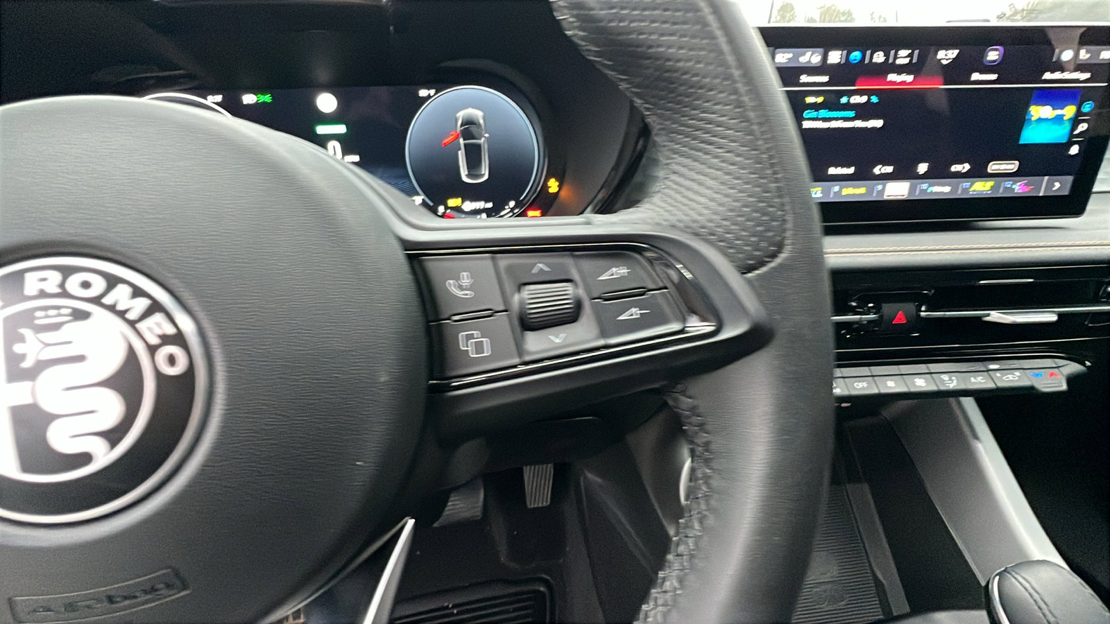 Used 2024 Alfa Romeo Tonale Ti image 29