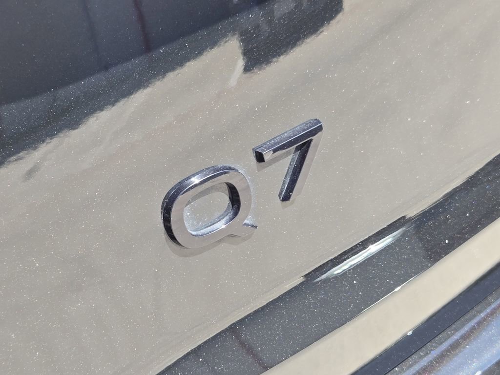Certified 2025 Audi Q7 3.0T Premium Plus image 12
