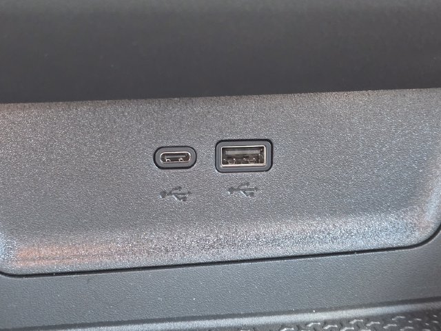 New 2026 Chevrolet Equinox LT w/ Safety and Technology Package FWD image 8