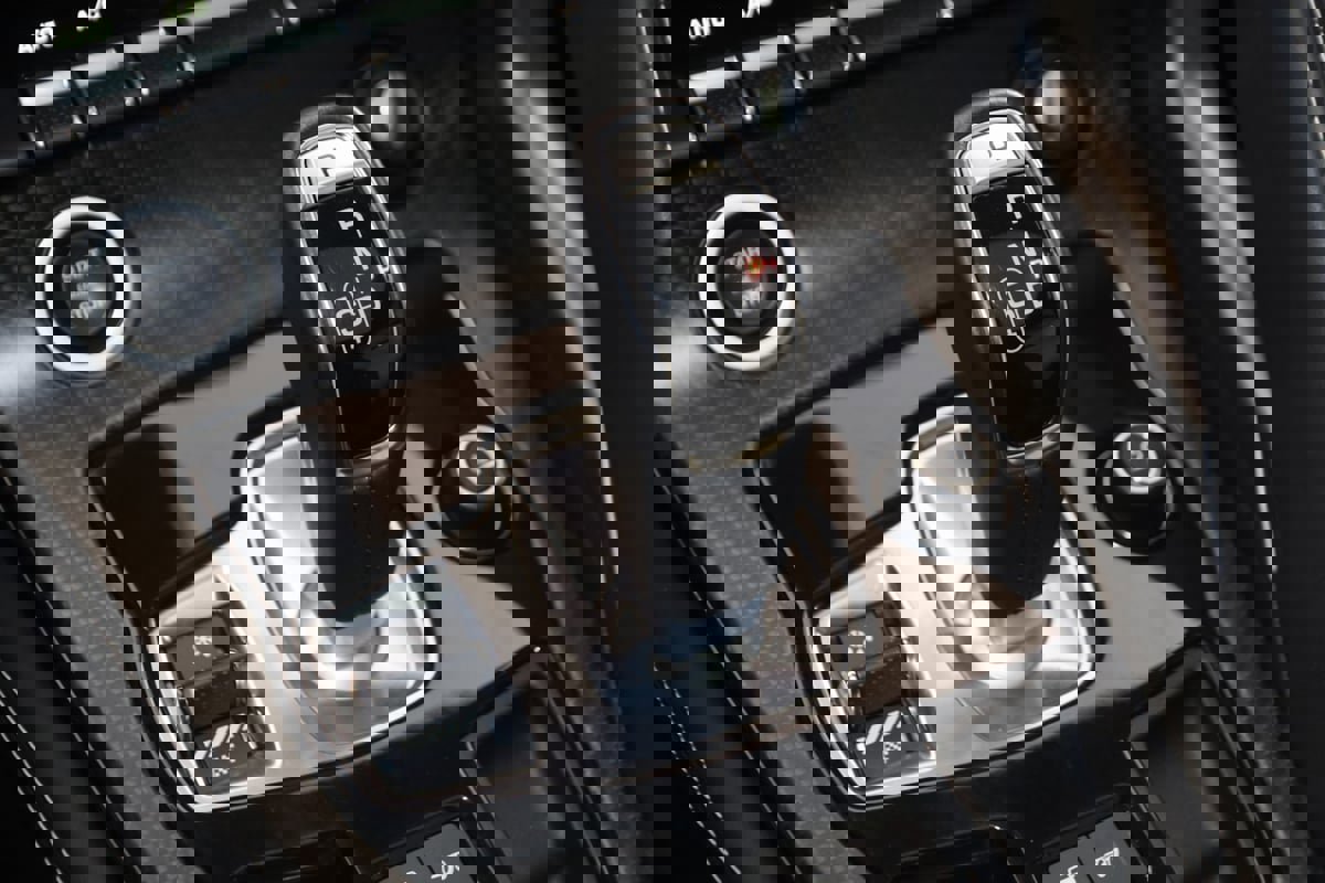 Used 2021 Jaguar F-TYPE R image 7