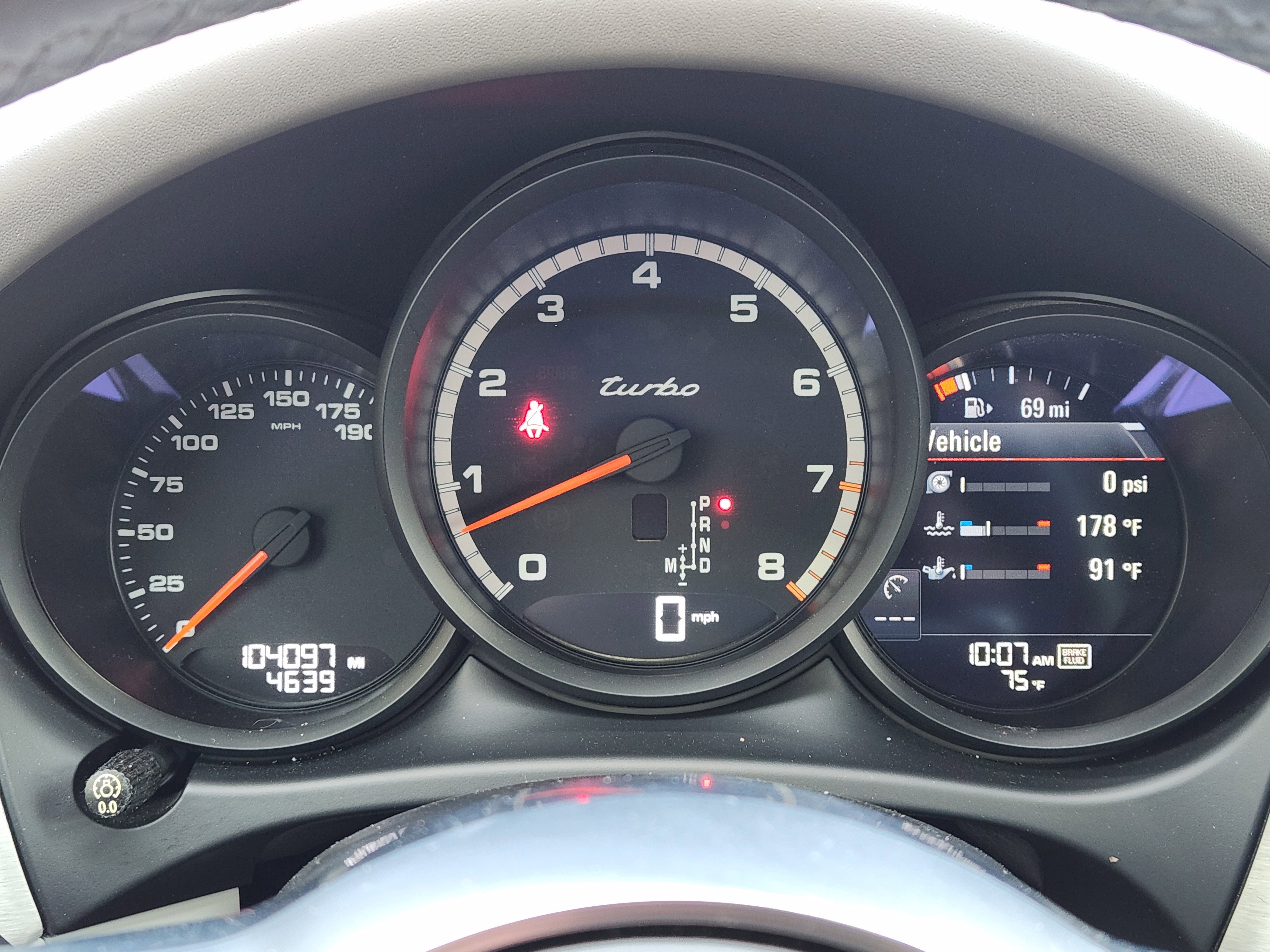 Used 2020 Porsche Macan Turbo image 16