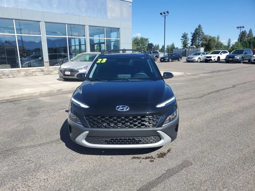 Used 2023 Hyundai Kona SEL AWD/4WD image 3