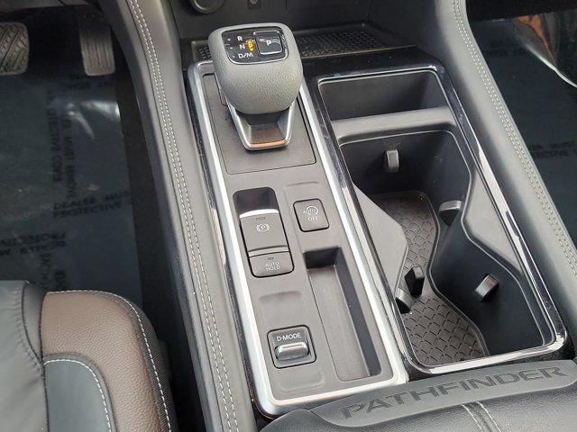 Used 2024 Nissan Pathfinder Platinum w/ Black Appearance Package FWD image 21