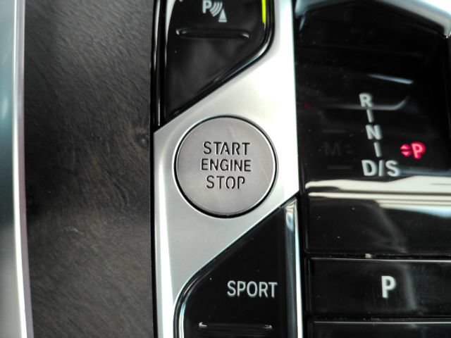 Used 2023 BMW X7 xDrive40i w/ M Sport Package AWD/4WD image 63