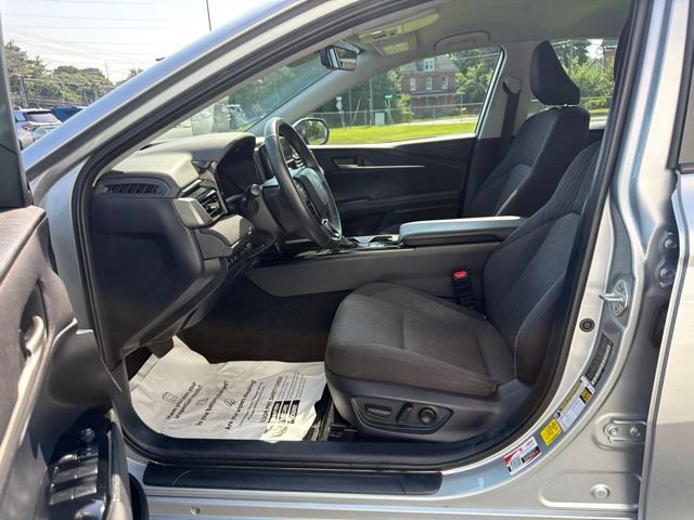 Used 2025 Toyota Camry LE w/ Convenience Package AWD/4WD image 13