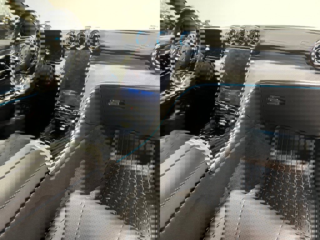 Used 2025 Mercedes-Benz CLE 300 4MATIC Cabriolet image 27