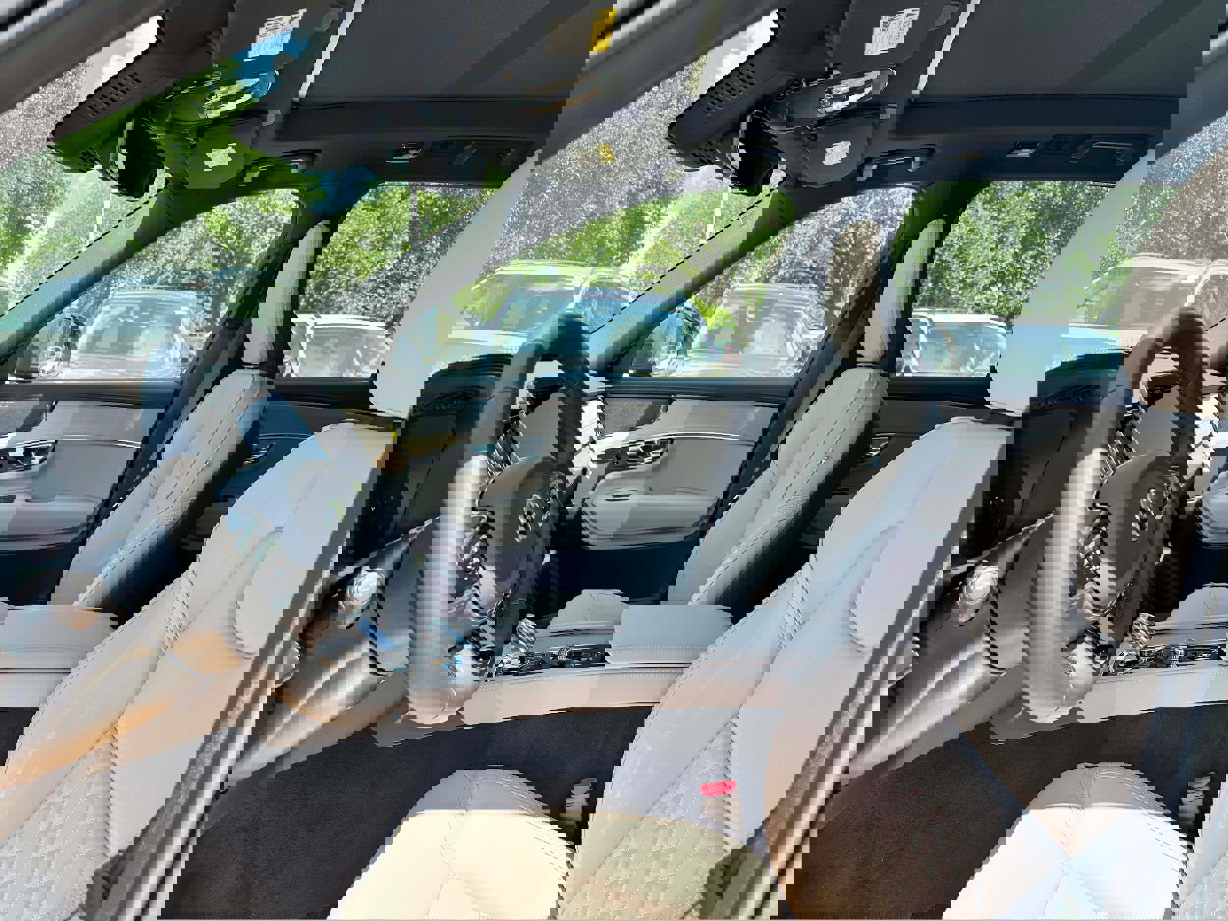 New 2026 Volvo XC90 B6 Plus w/ Protection Package Premier image 12