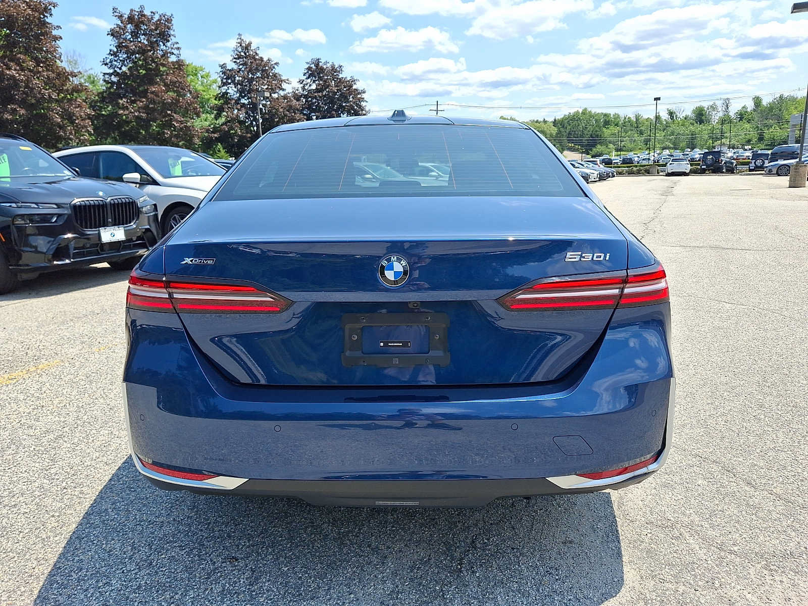 Used 2024 BMW 530i xDrive w/ Premium Package AWD/4WD image 5