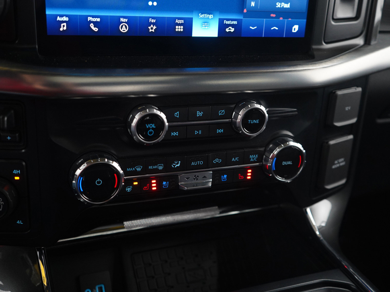 Used 2023 Ford F150 Lariat w/ Equipment Group 502A High image 21