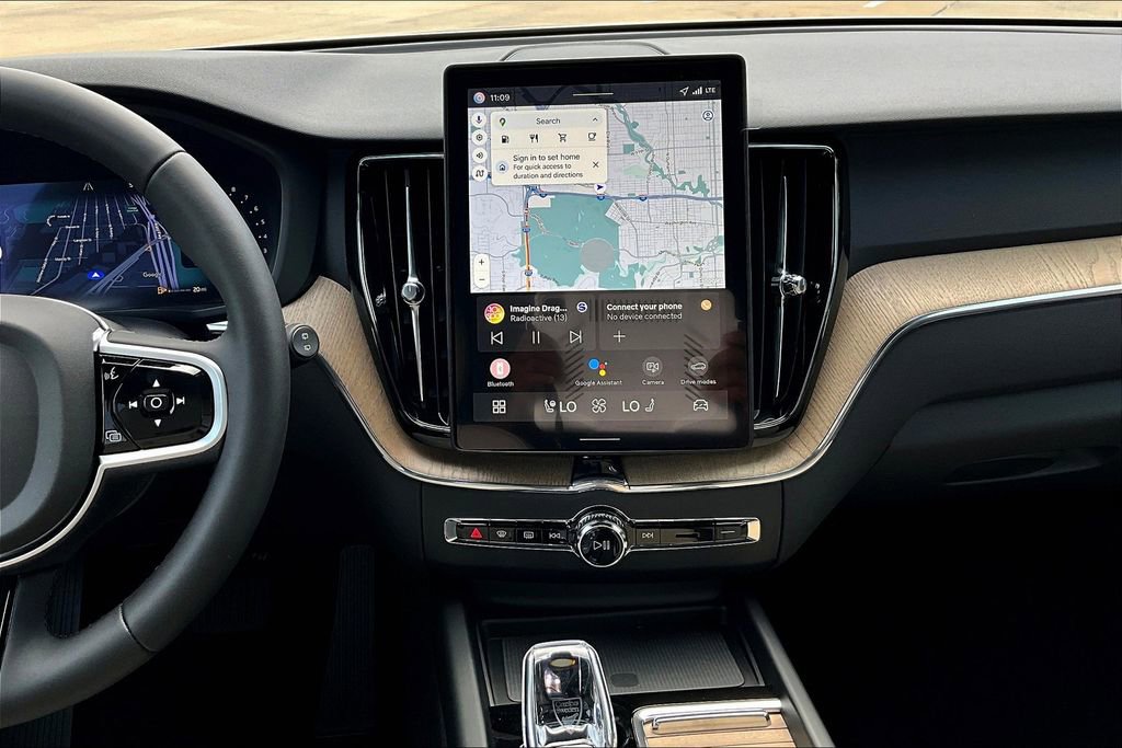 New 2026 Volvo XC60 B5 Plus w/ Protection Package Premier AWD/4WD image 21
