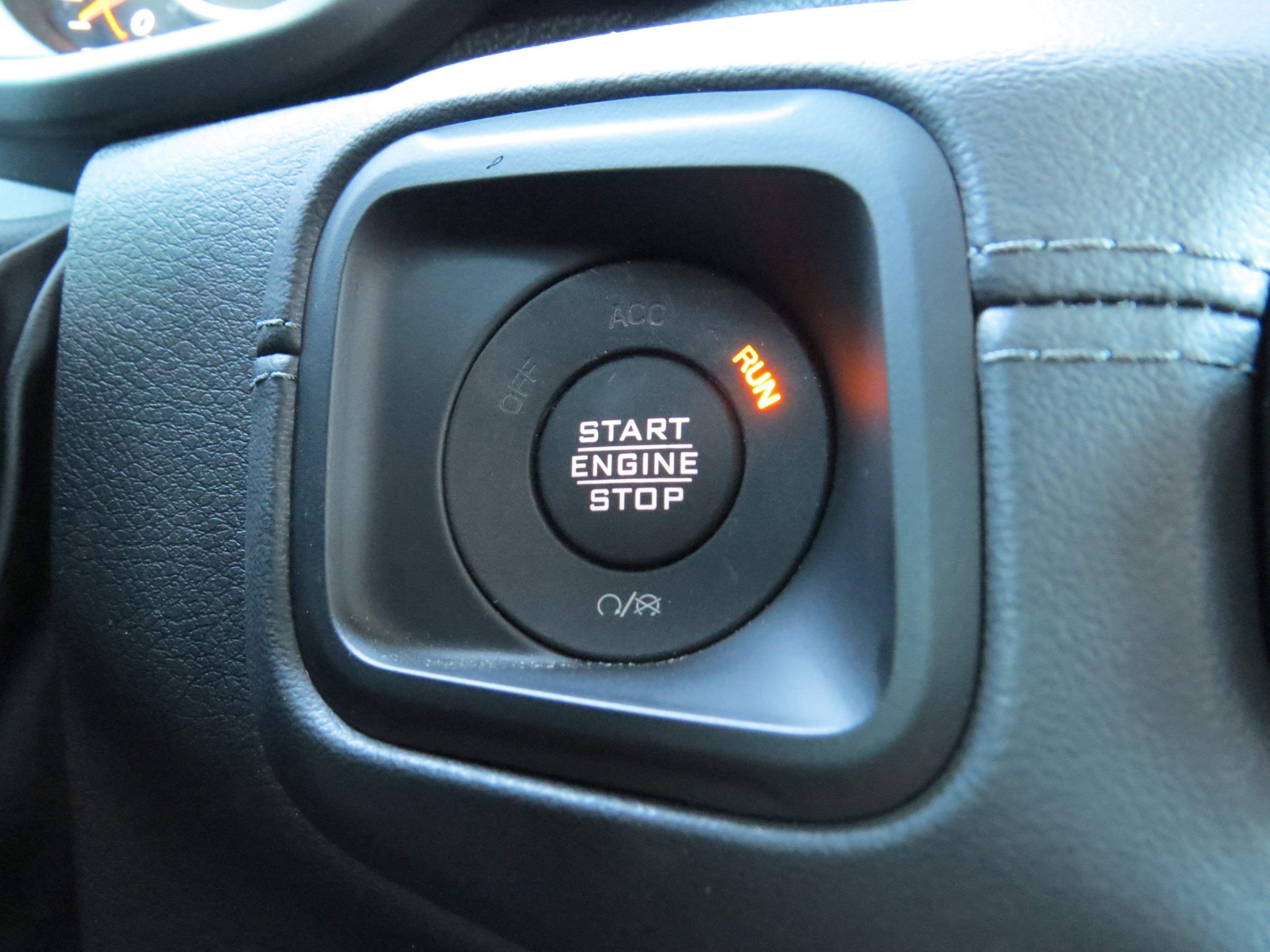 Certified 2024 Jeep Gladiator Mojave image 30