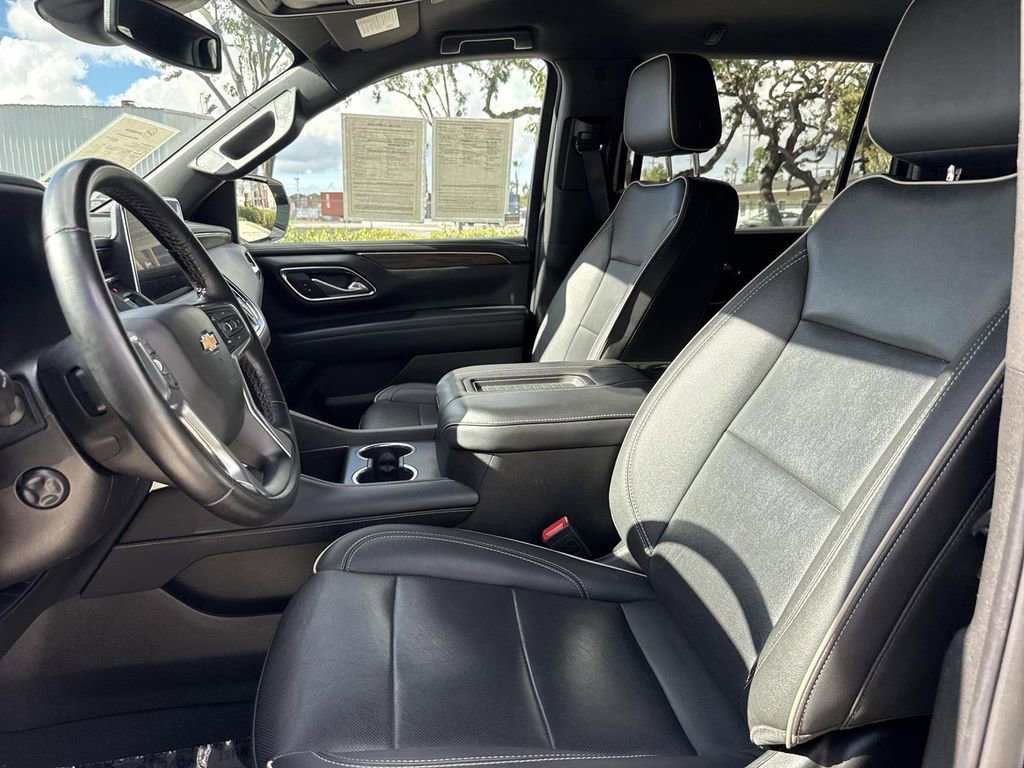 Used 2024 Chevrolet Suburban Premier image 17