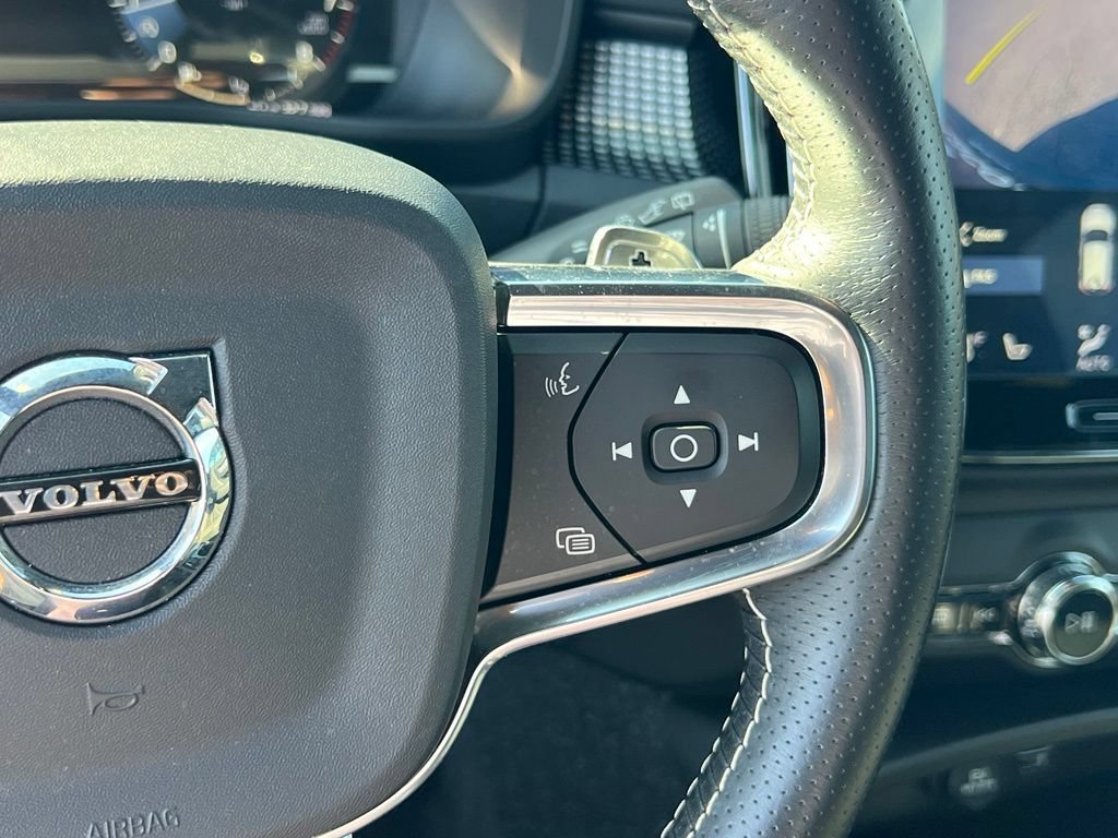 Used 2019 Volvo XC40 T5 R-Design AWD/4WD image 21