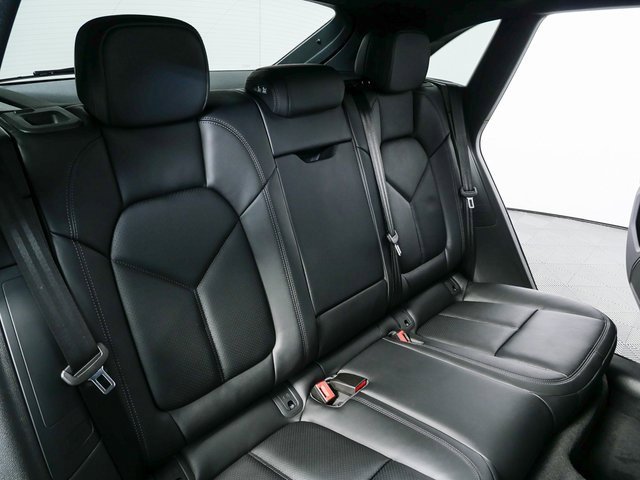 New 2026 Porsche Macan image 21