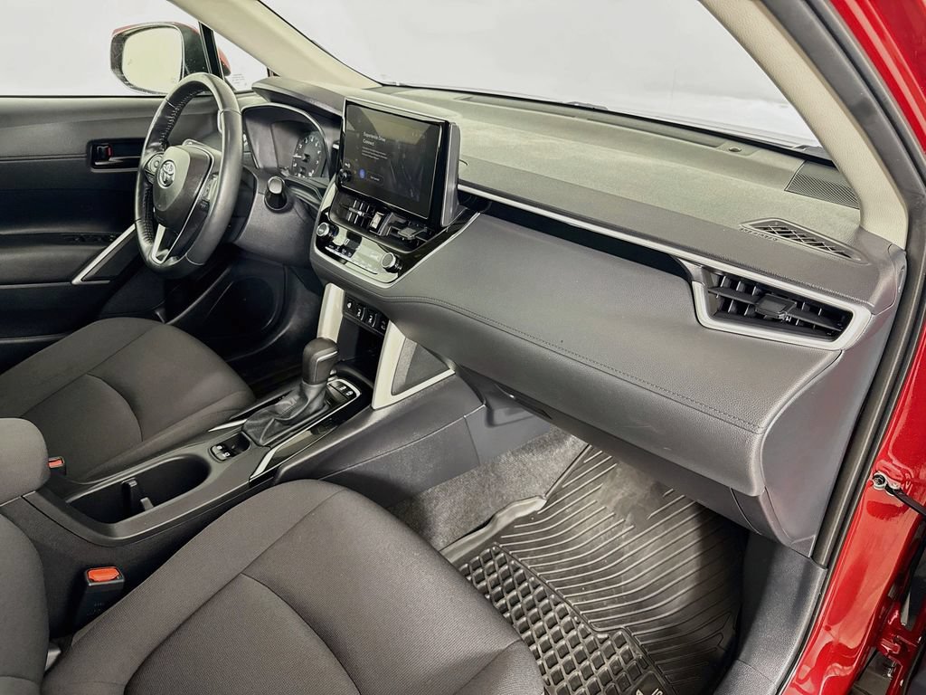 Used 2024 Toyota Corolla Cross LE AWD/4WD image 31
