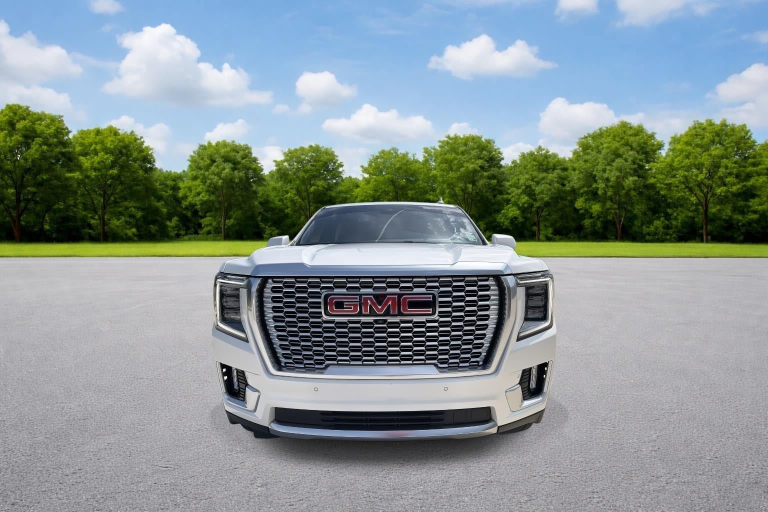 Used 2023 GMC Yukon XL Denali RWD image 2
