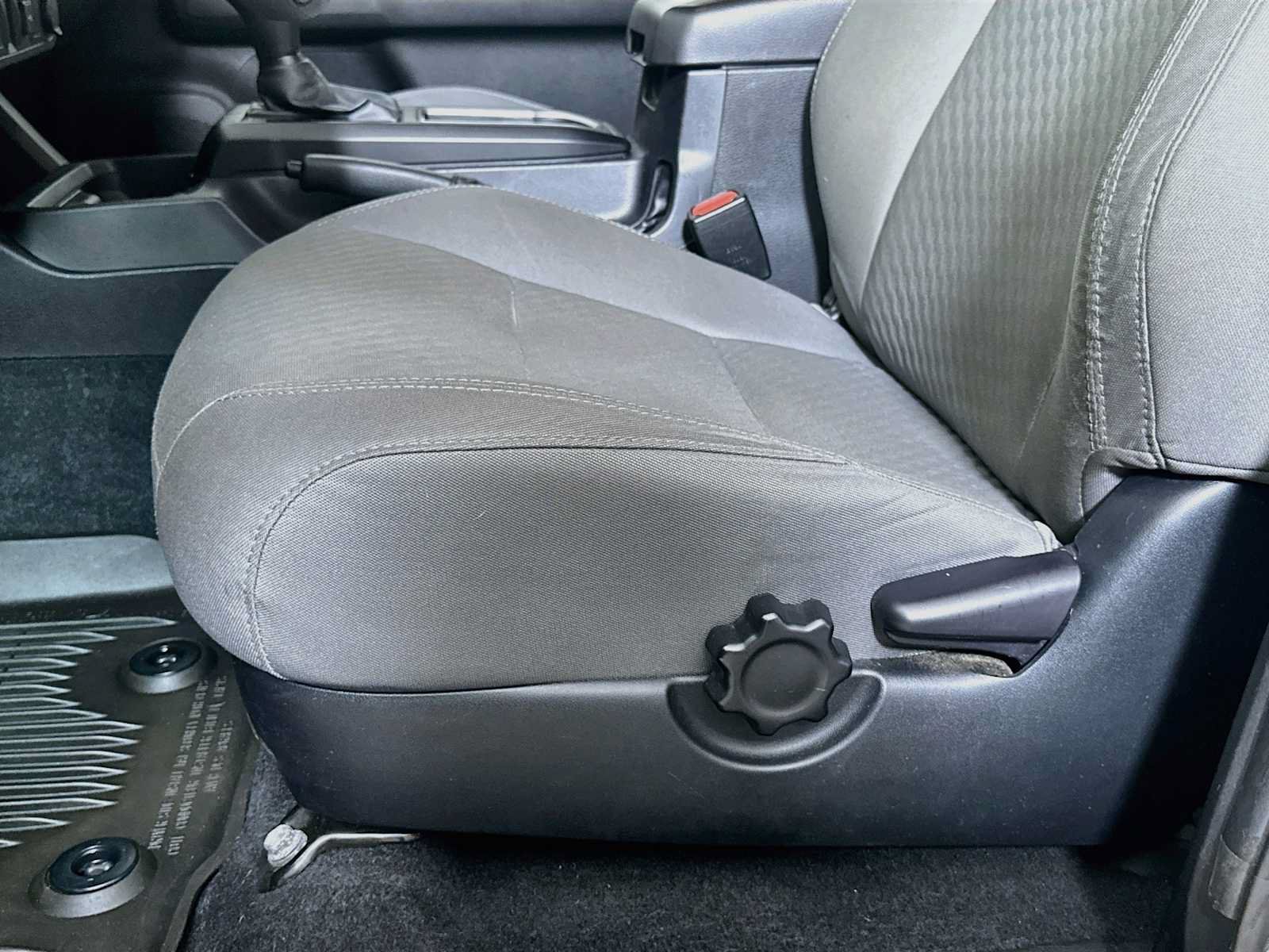 Used 2022 Toyota Tacoma SR RWD image 17