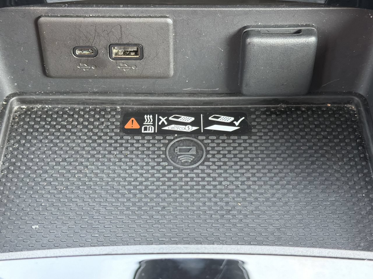 Used 2025 Buick Envision Preferred AWD/4WD image 7