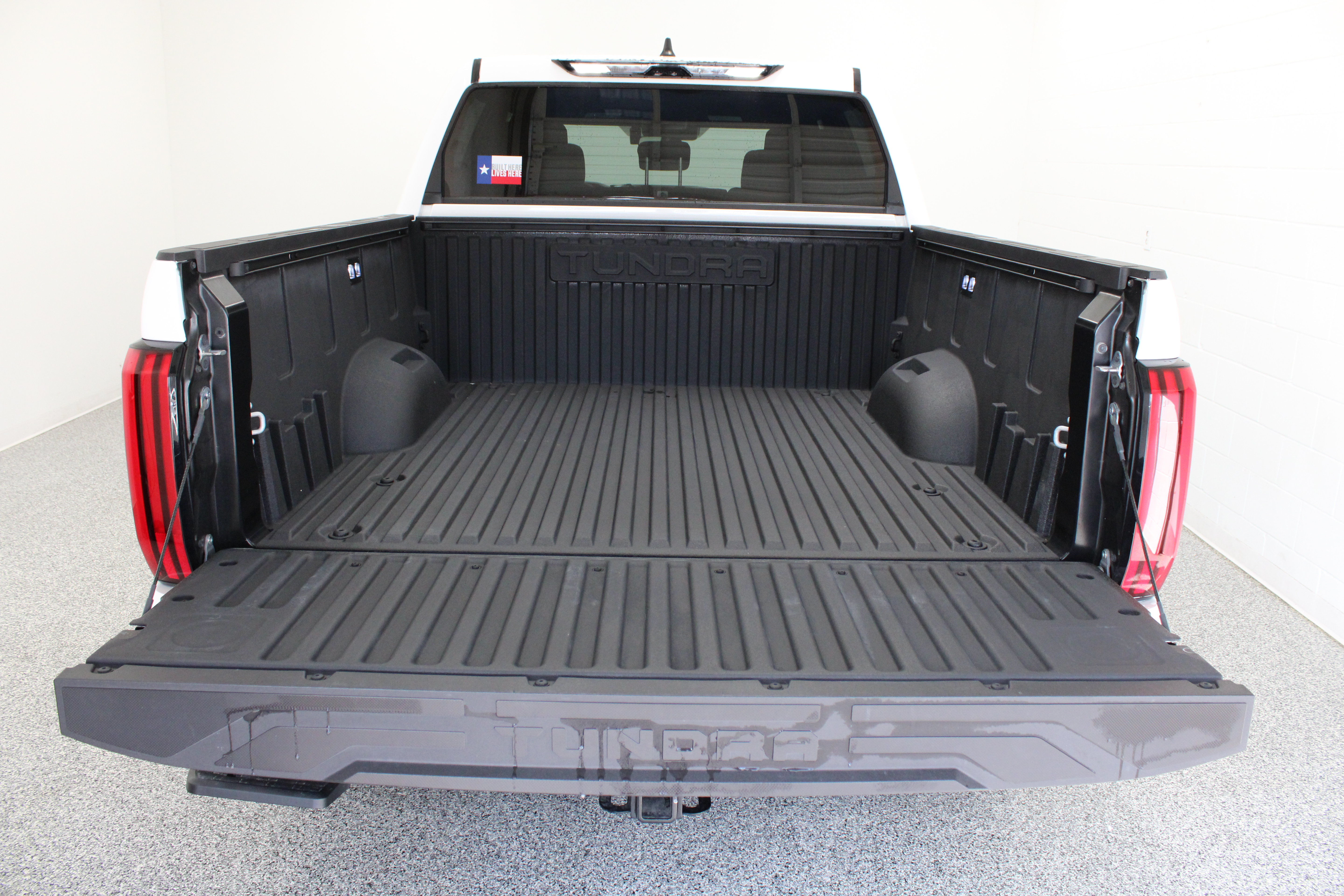 Used 2026 Toyota Tundra SR5 w/ SX Package AWD/4WD image 9