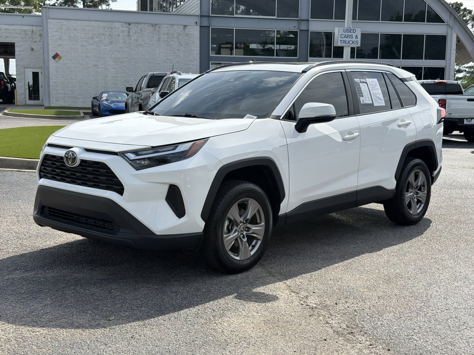 Used 2023 Toyota RAV4 XLE w/ Convenience Package FWD image 7