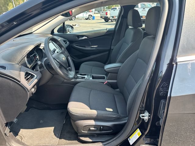 Used 2017 Chevrolet Cruze LT w/ Convenience Package FWD image 9